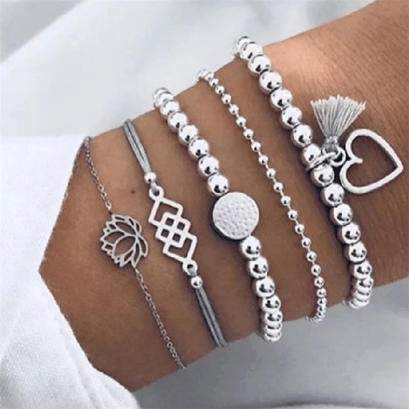 Jewelry - Set of 5 Bracelets